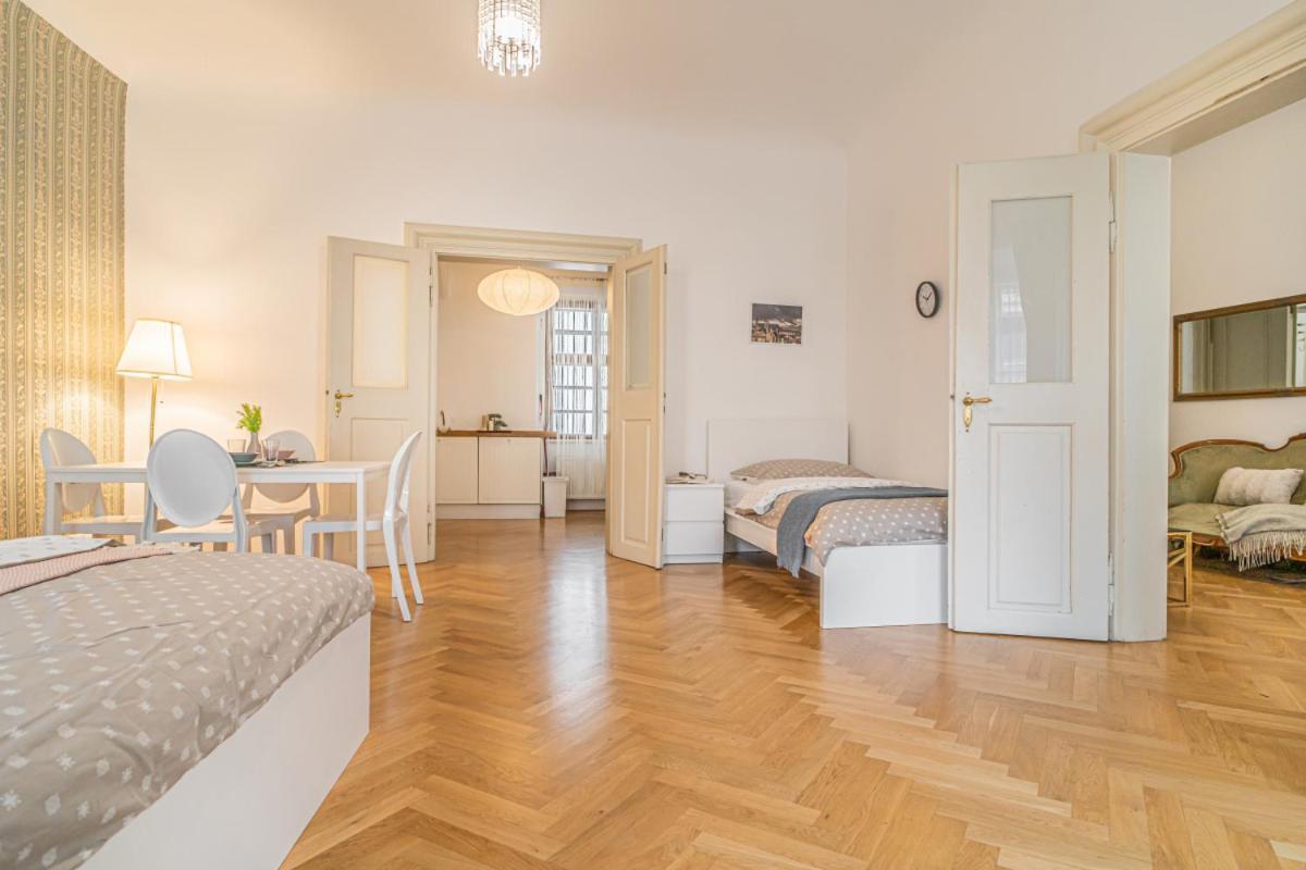 Apartment Luxury Karmelitska 2b Prague