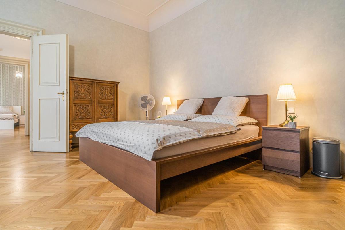 Apartment Luxury Karmelitska 2b Prague