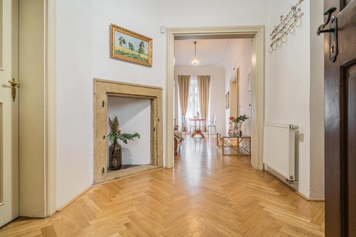 Luxury Karmelitska 2b Apartment *